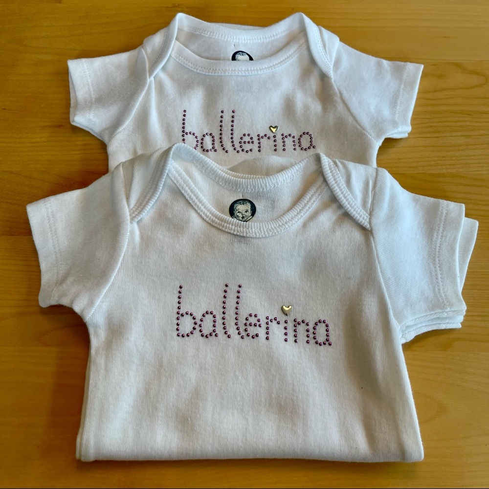 New GERBER Onesie Baby Snapsuit Wholesale Bulk Lot Of 3 - 6-9 mo and 12 mo